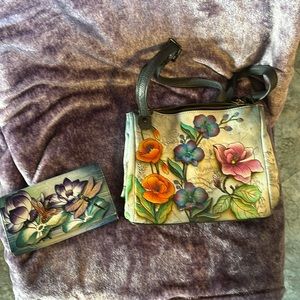 This purse, wallet have been used a lot but it’s time for a change.